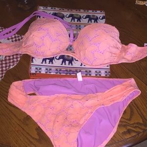Never worn Victoria secrets peach bikini!🧡